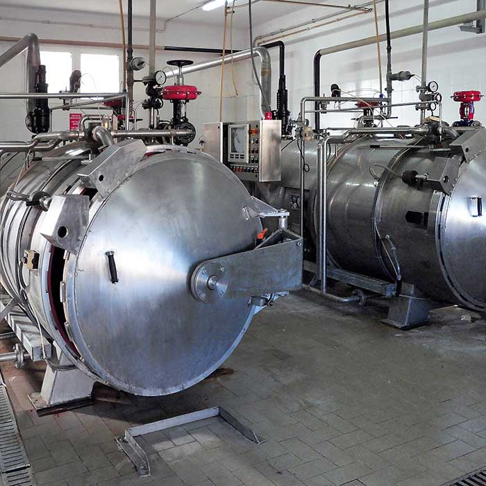 Horizontal autoclaves